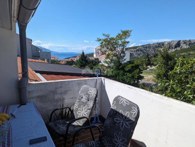 SENJ, STINICA, stan s garažom na prvom katu, balkon, pogled more 