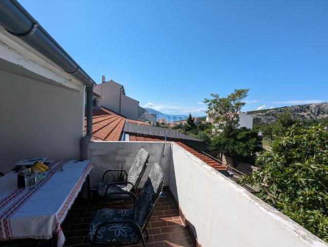 SENJ, STINICA, stan s garažom na prvom katu, balkon, pogled more 