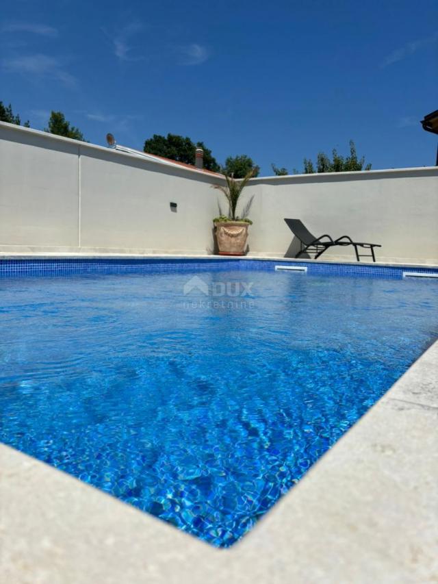 ISTRIA, MEDULIN Modern semi-detached house with swimming pool 600 m from the sea!