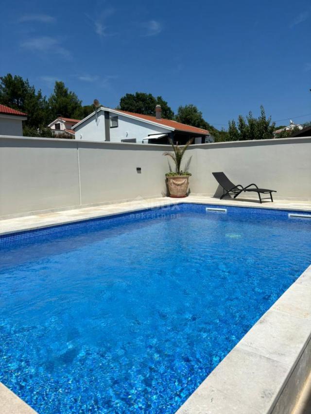 ISTRIA, MEDULIN Modern semi-detached house with swimming pool 600 m from the sea!