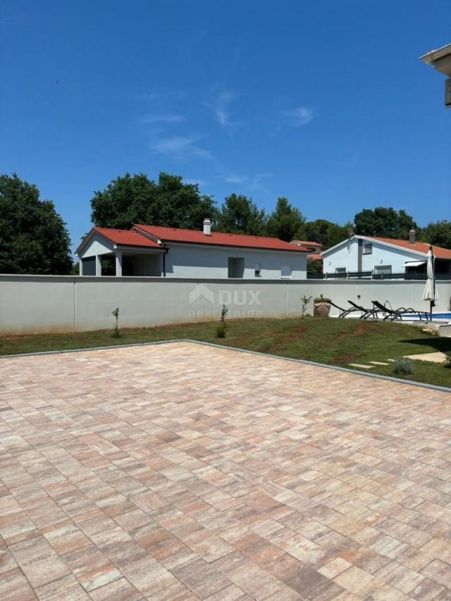 ISTRIA, MEDULIN Modern semi-detached house with swimming pool 600 m from the sea!