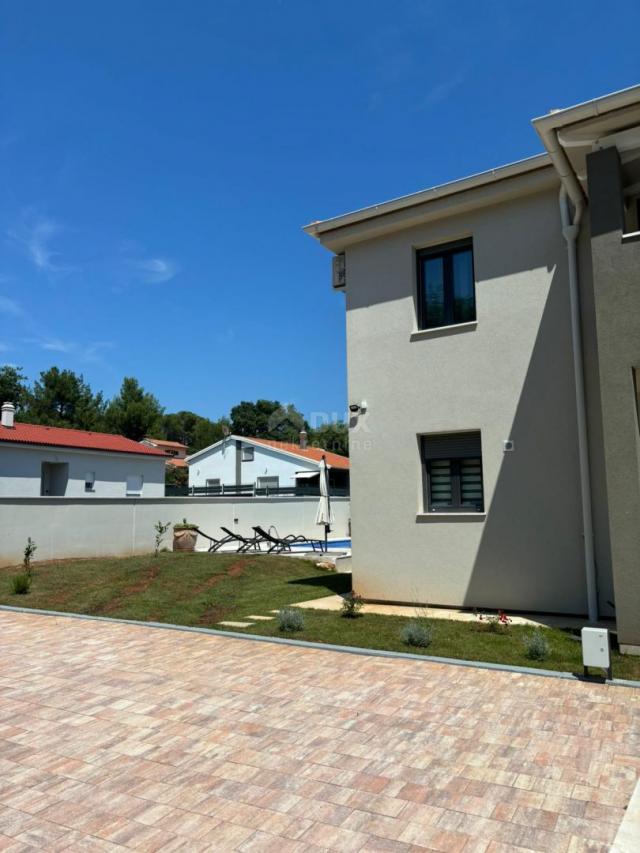 ISTRIA, MEDULIN Modern semi-detached house with swimming pool 600 m from the sea!