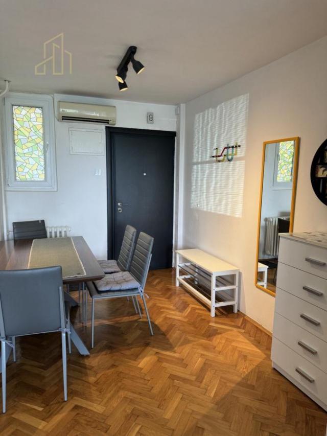 Renoviran i kompletno namešten stan na Novom Beogradu