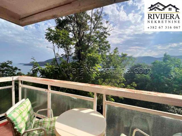 Two-bedroom apartment with a great sea view Herceg Novi Center