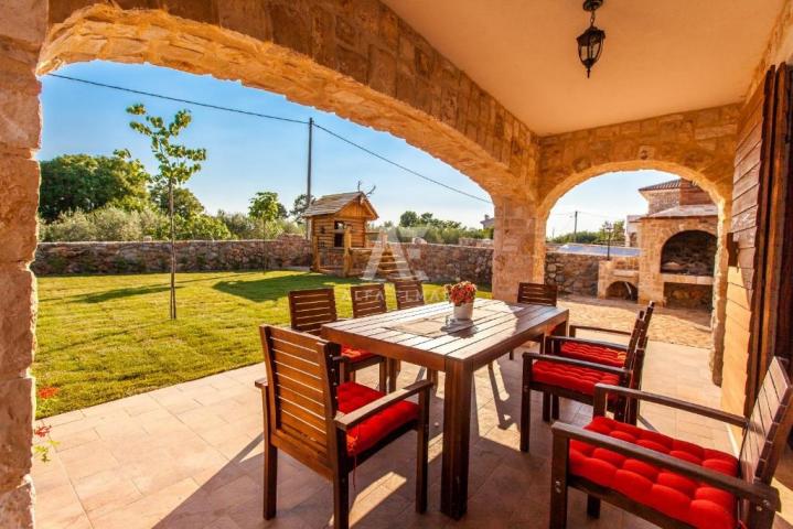 Krk, village, unique new house with a pool! ID579