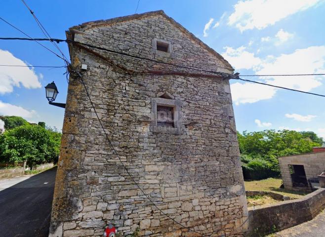 ISTRIA, MARČANA - Stone house in a row with its own garden