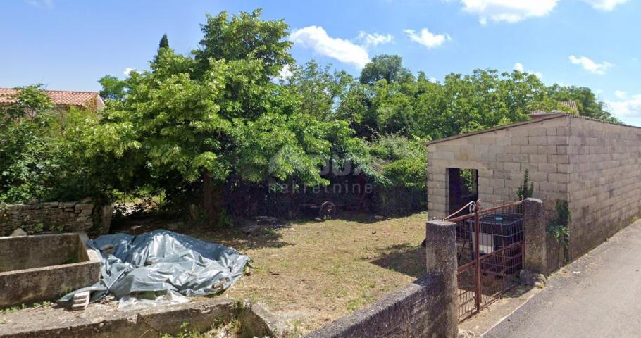 ISTRIA, MARČANA - Stone house in a row with its own garden