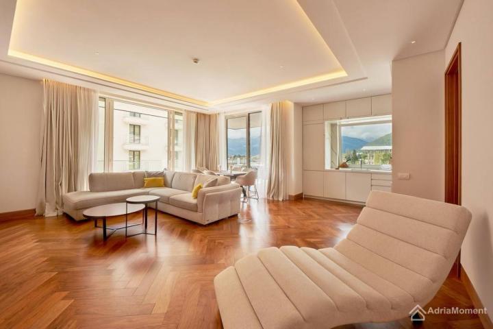 Dvosoban stan 160 m2 u zgradi Elena, Porto Montenegro