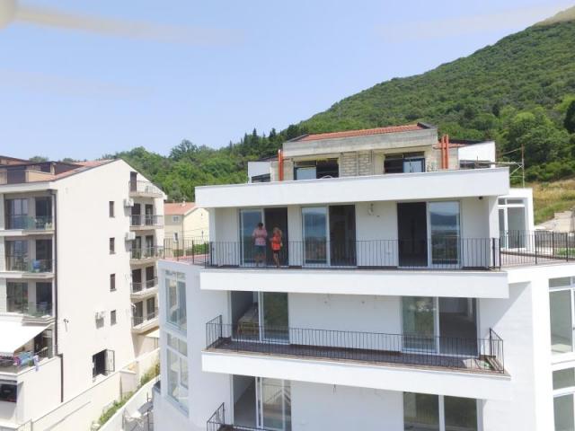 One bedroom apartment for sale in Tivat with sea view