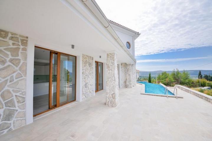 Five-bedroom Villa With A Panoramic View Over Tivat BRAND NEW