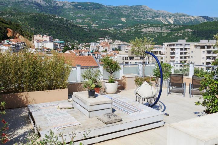 Three-room apartment of 85m2 in the center of Budva