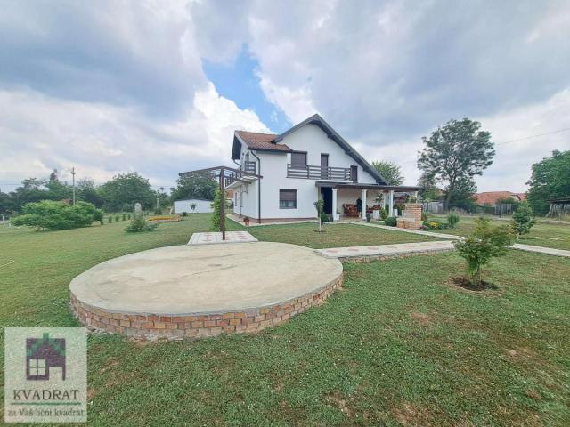 Kuća, Seosko imanje, 184 m2 , 77 , 55 ari , Obrenovac, Urovci -145 000 €
