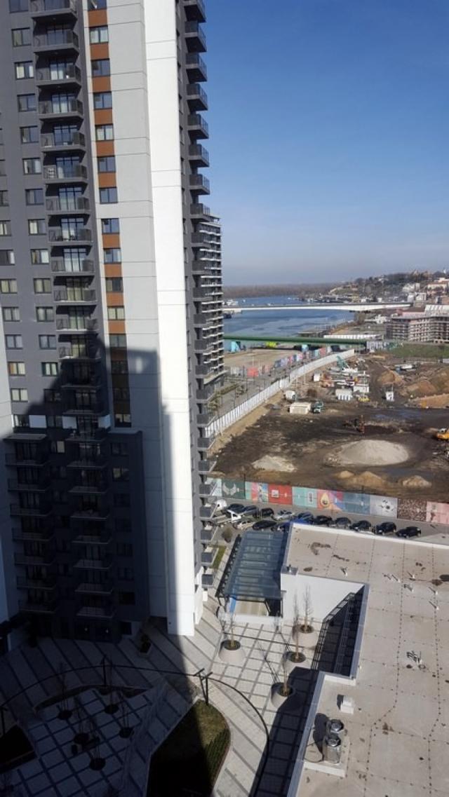 Izdavanje lux troiposobnog stana u novogradnji-Beograd na vodi 