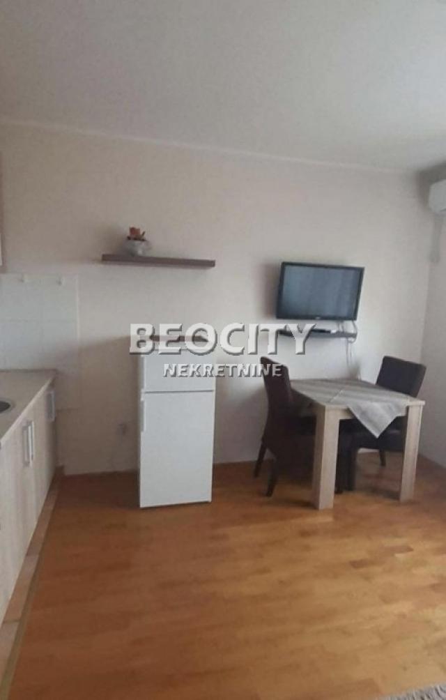 Novi Sad, Grbavica, Cara Lazara, 0. 5, 30m2, 280EUR