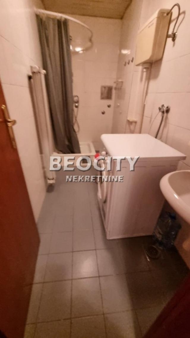 Novi Sad, Sajam, Trg Majke Jevrosime, 0. 5, 25m2, 250EUR