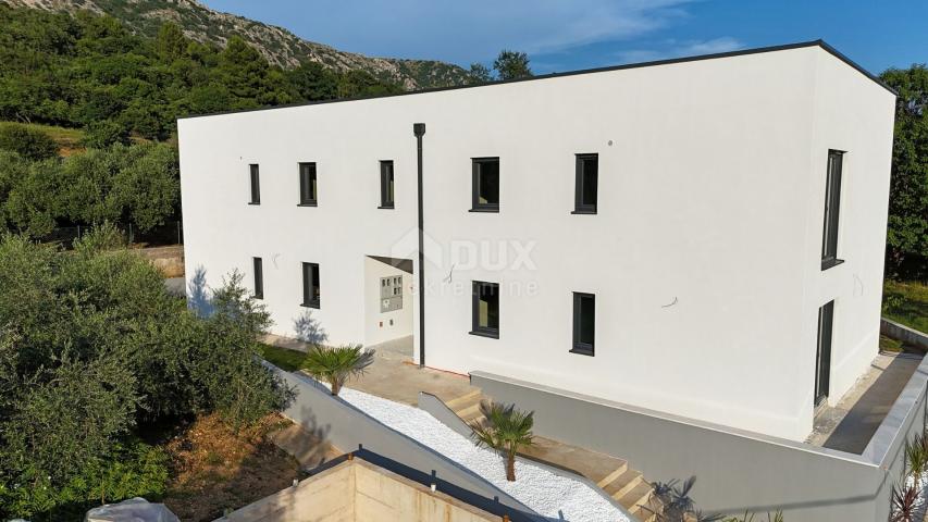 INSEL KRK, BAŠKA (Umgebung) – Moderne Wohnung im Erdgeschoss mit Garten