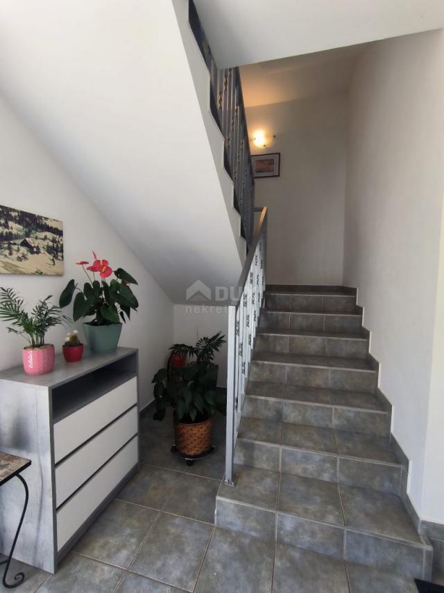 OPATIJA, PUŽI - apartment 70 m2 2 bedrooms + living room + garden + 2 parking spaces! OPPORTUNITY!