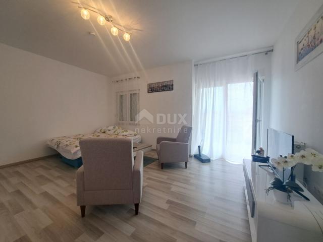 OPATIJA, OPRIĆ - apartmanska vila s 5 apartmana i bazenom