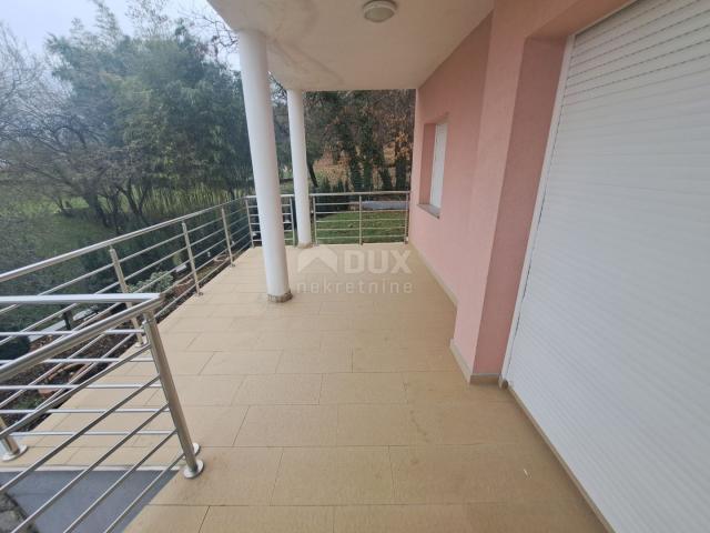 OPATIJA, OPRIĆ - apartmanska vila s 5 apartmana i bazenom