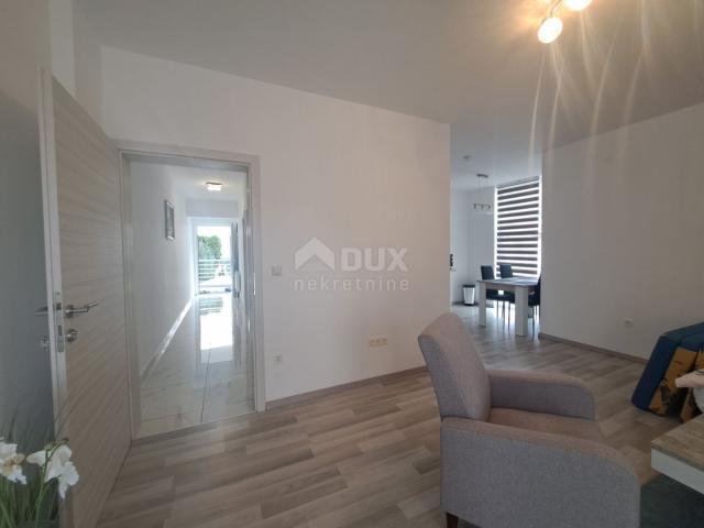 OPATIJA, OPRIĆ - apartmanska vila s 5 apartmana i bazenom