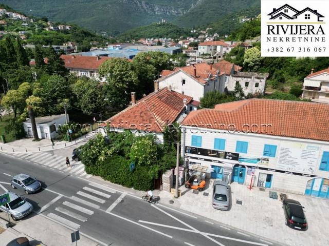 For sale a semi-detached house in the first row to the sea Zelenika Herceg Novi