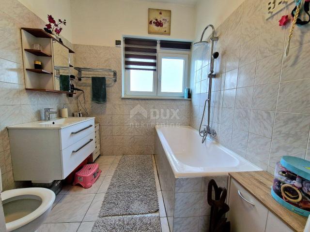 RIJEKA, KRNJEVO - neu renovierte Wohnung, 2 Schlafzimmer, 3. Stock, Loggia, Meerblick