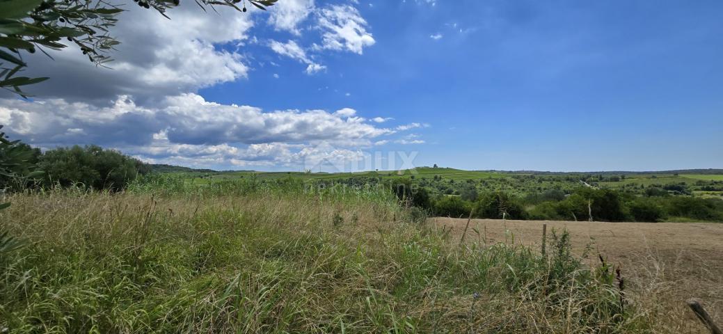 ISTRIEN, BUJE - Baugrundstück am Rande der Bauzone, Panoramablick