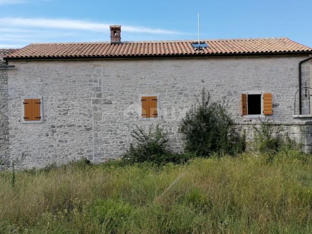 ISTRIA, VODNJAN Stone house in the center of Istria - ROH BAU