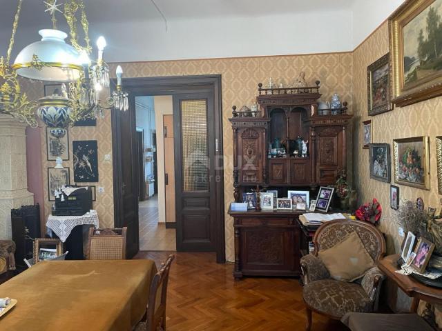 RIJEKA, BULEVARD - 3BR+BR-MEISTERWOHNUNG IN EINER ALTEN VILLA IN EXKLUSIVER LAGE