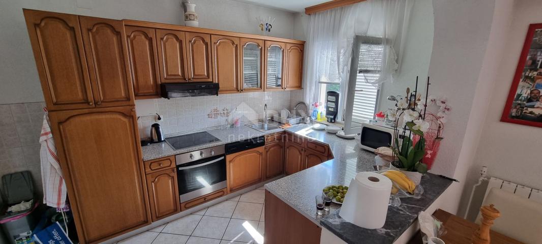 NOVI VINODOLSKI - Apartments and business premises in a quiet location near the sea