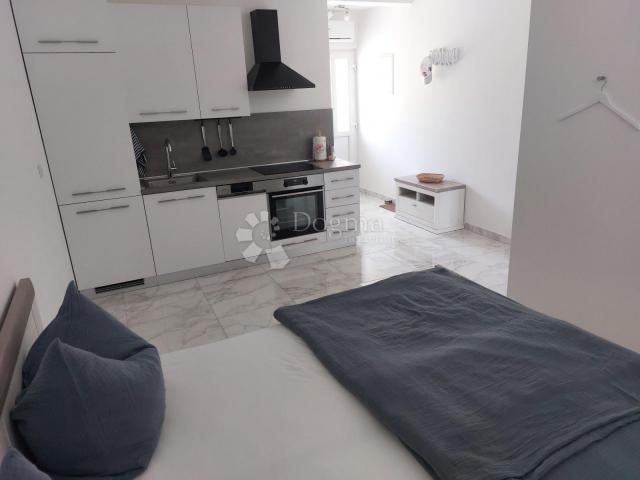 Lijepi apartman u mirnom dijelu Palita