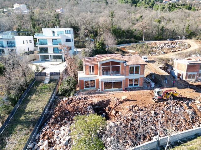 OPATIJA, LOVRAN, IKA - villa 230 m2 s panoramskim pogledom na more i bazenom + uređena okućnica 930 