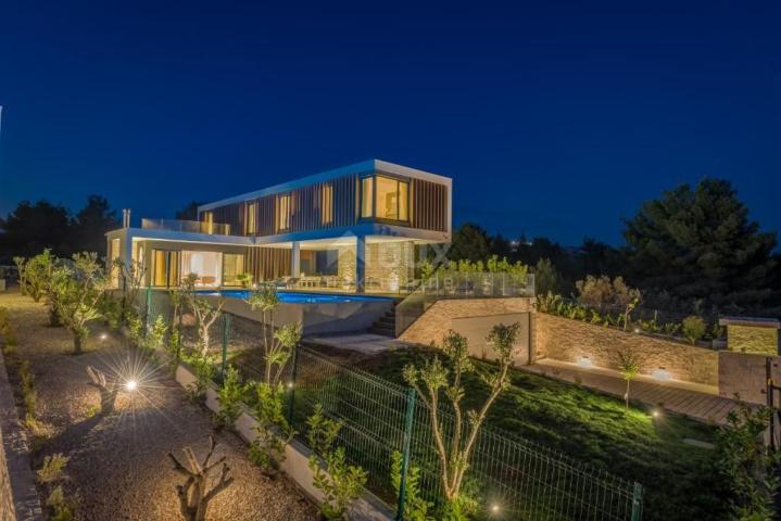 DALMATIEN PRIMOŠTEN Villa mit Pool und Meerblick