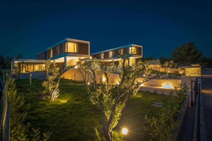 DALMATIEN PRIMOŠTEN Villa mit Pool und Meerblick