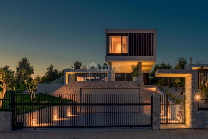 DALMATIEN PRIMOŠTEN Villa mit Pool und Meerblick