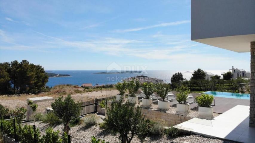 DALMATIEN PRIMOŠTEN Villa mit Pool und Meerblick