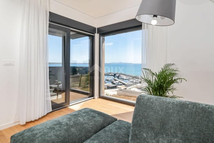 PRIVLAKA, ZADAR – Außergewöhnliche Gelegenheit! Penthouse in der 1. Reihe zum Meer