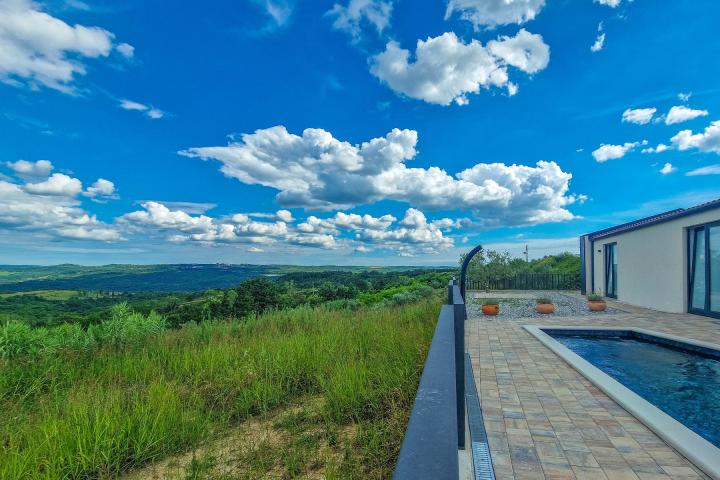 Istra, Grožnjan, kuća 145m2 sa panoramskim pogledom na Motovun