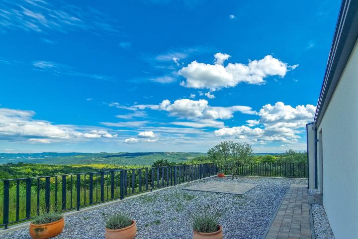 Istra, Grožnjan, kuća 145m2 sa panoramskim pogledom na Motovun