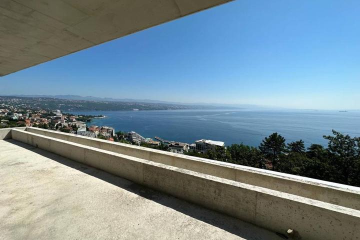 Opatija, trosoban stan s pogledom na cijeli Kvarner, NKP 93, 40 m2