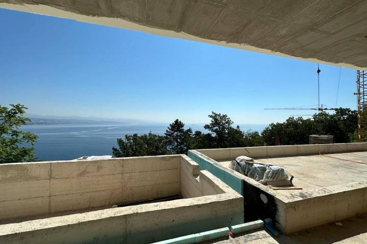 Opatija, trosoban stan s pogledom na cijeli Kvarner, NKP 93, 40 m2