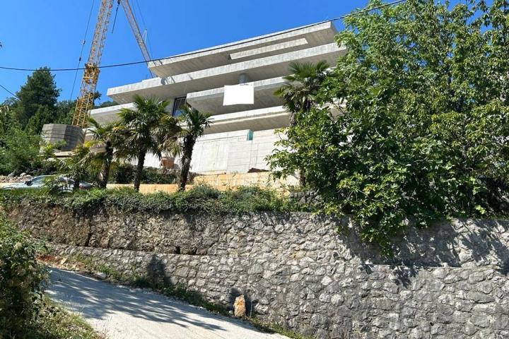 Opatija, trosoban stan s pogledom na cijeli Kvarner, NKP 93, 40 m2