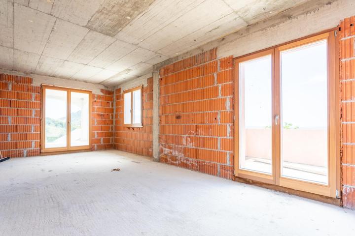 Solin, Kučine, vila s bazenom na mirnoj lokaciji NKP 310 m2