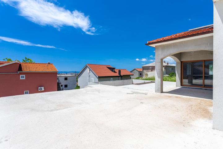 Solin, Kučine, vila s bazenom na mirnoj lokaciji NKP 310 m2