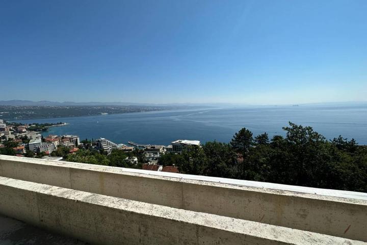 Opatija, Luksuzan penthose s otvorenim pogledom na Kvarner, NKP 274, 93 m2