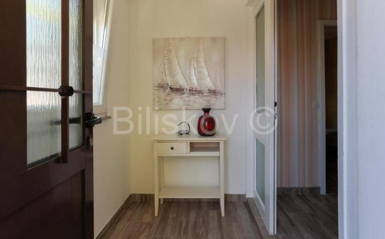 Prodaja, Medulin, vila sa bazenom, 3 uređena studio apartmana