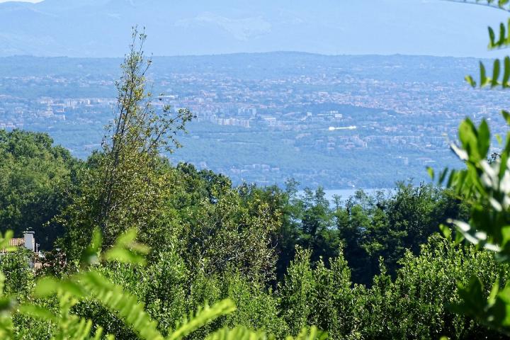 Ika, Oprić, građevinski teren s građevinskom dozvolom i plaćenim komunalijama