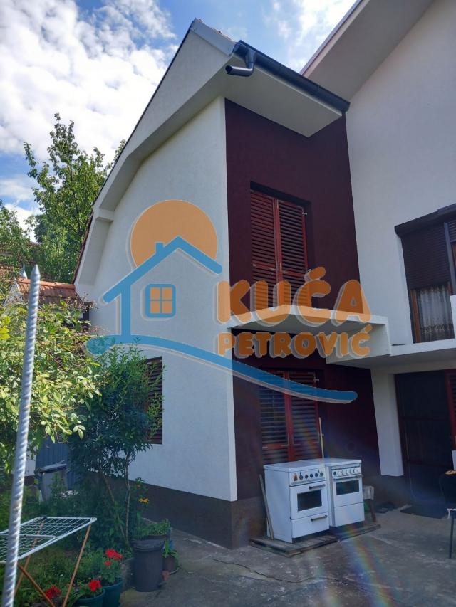 Kuća na Paliluli, 236 m2, na 10 ari placa