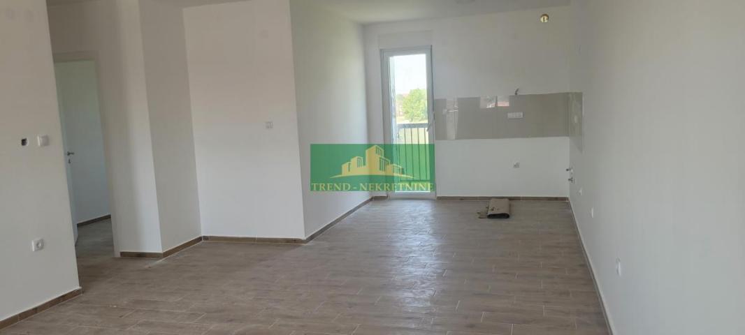 140m2-petosoban stan nov! odmah useljiv!!! 201900e