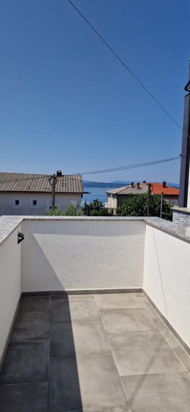 CRIKVENICA - Studio-Apartment in einem neuen Gebäude mit Terrasse und Parkplatz